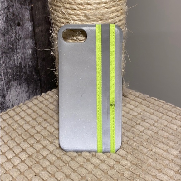 Reflective iPhone case - Picture 2 of 3